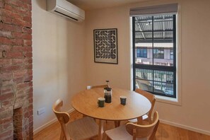 Dining - Bridge St Apartment 2 - Nelson City Centre Convenience! (Nelson)