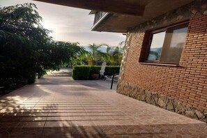 Terrace/patio - Apartment near Mount Etna with Hot Tub (Gaggi)