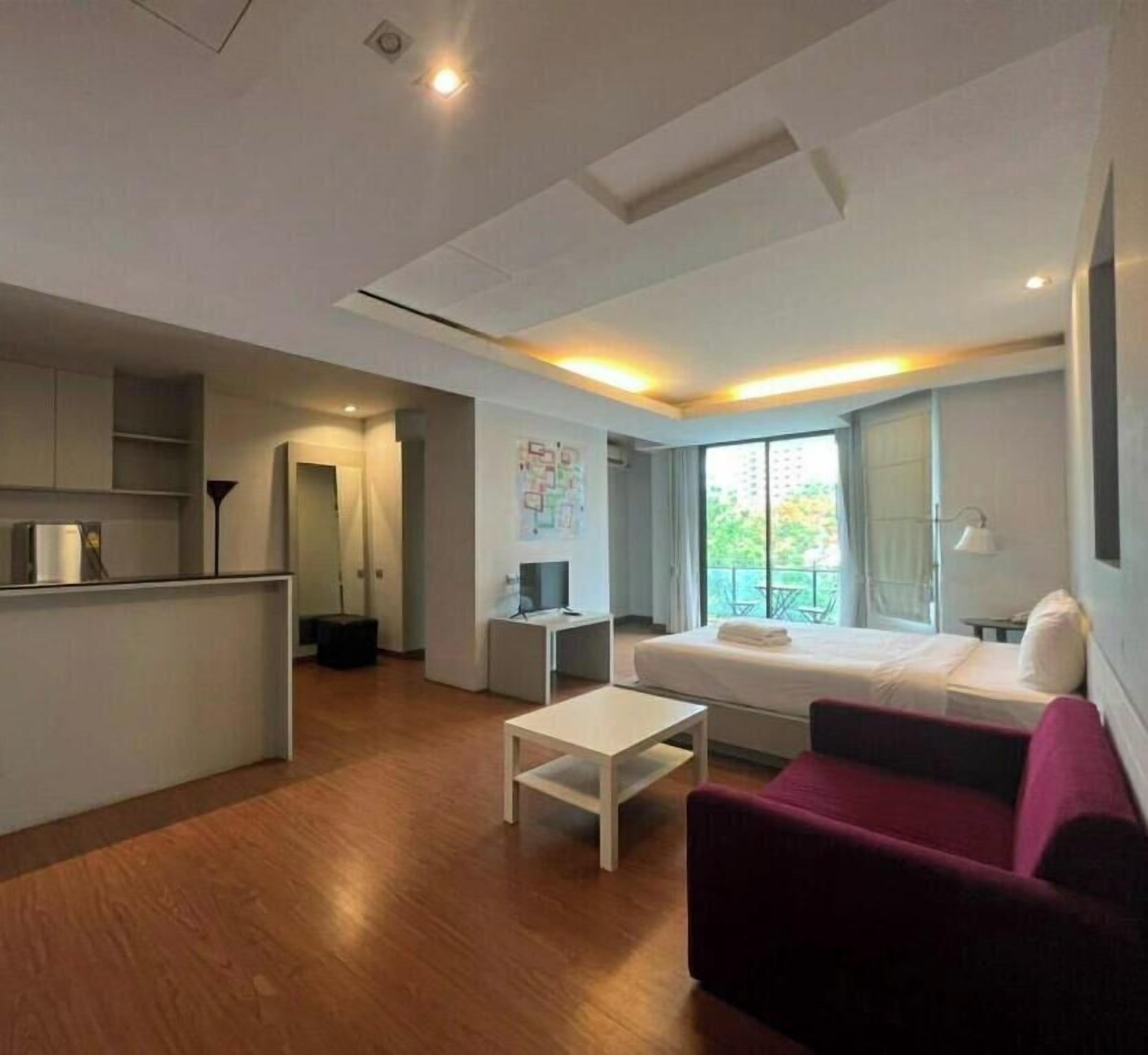 Suite with Balcony | Free WiFi