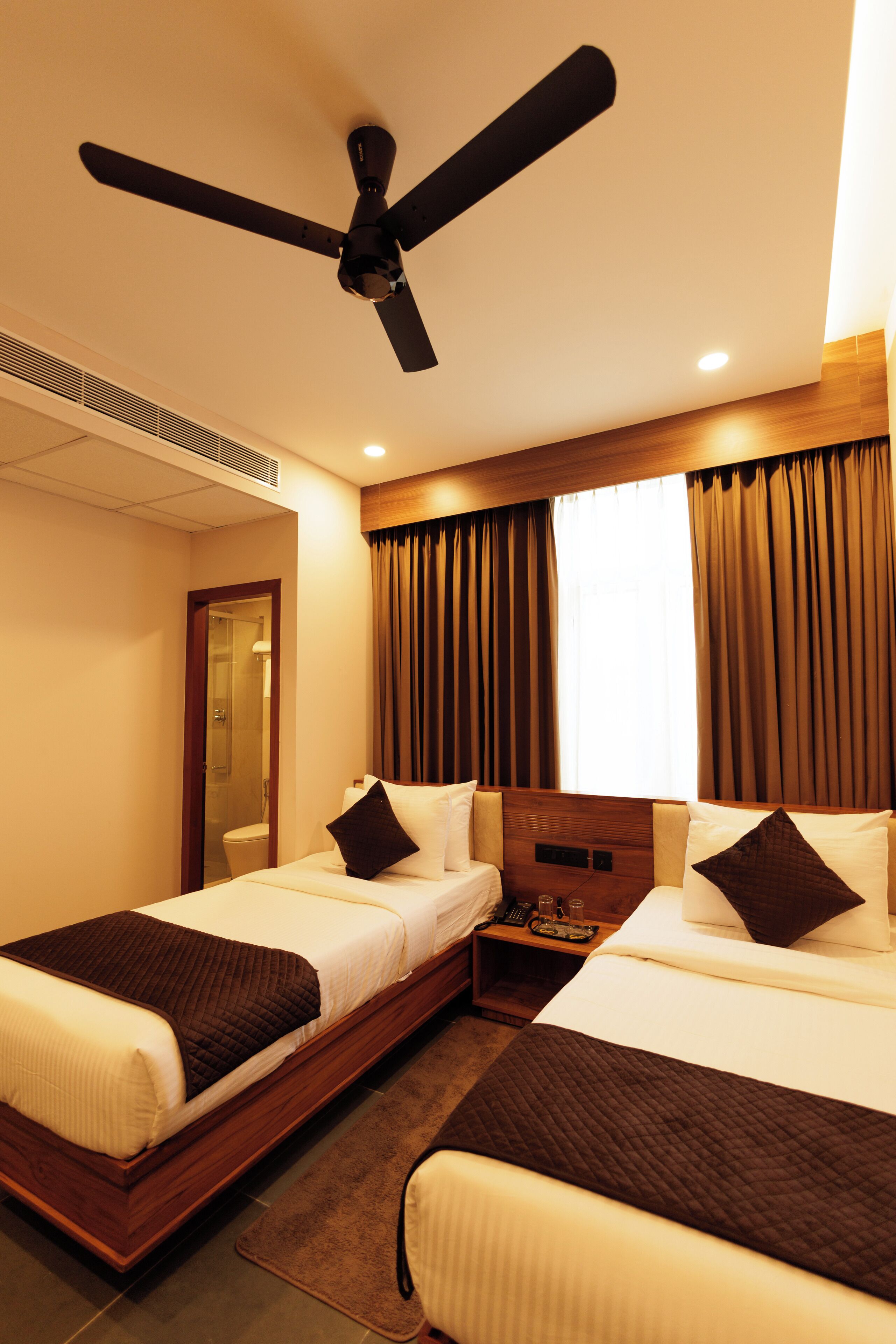 디럭스 트윈룸, 시내 전망 | 책상, 노트북 작업 공간, 다리미/다리미판, 무료 WiFi