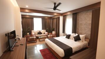 Executive Suite, City View | Desk, laptop workspace, iron/ironing board, free WiFi