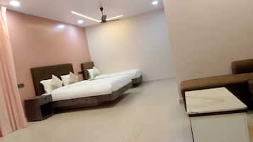 Suite, Balcony | Free WiFi