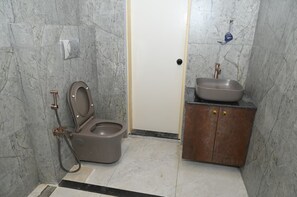 Habitació doble o amb dos llits individuals Deluxe, balcó | Bany