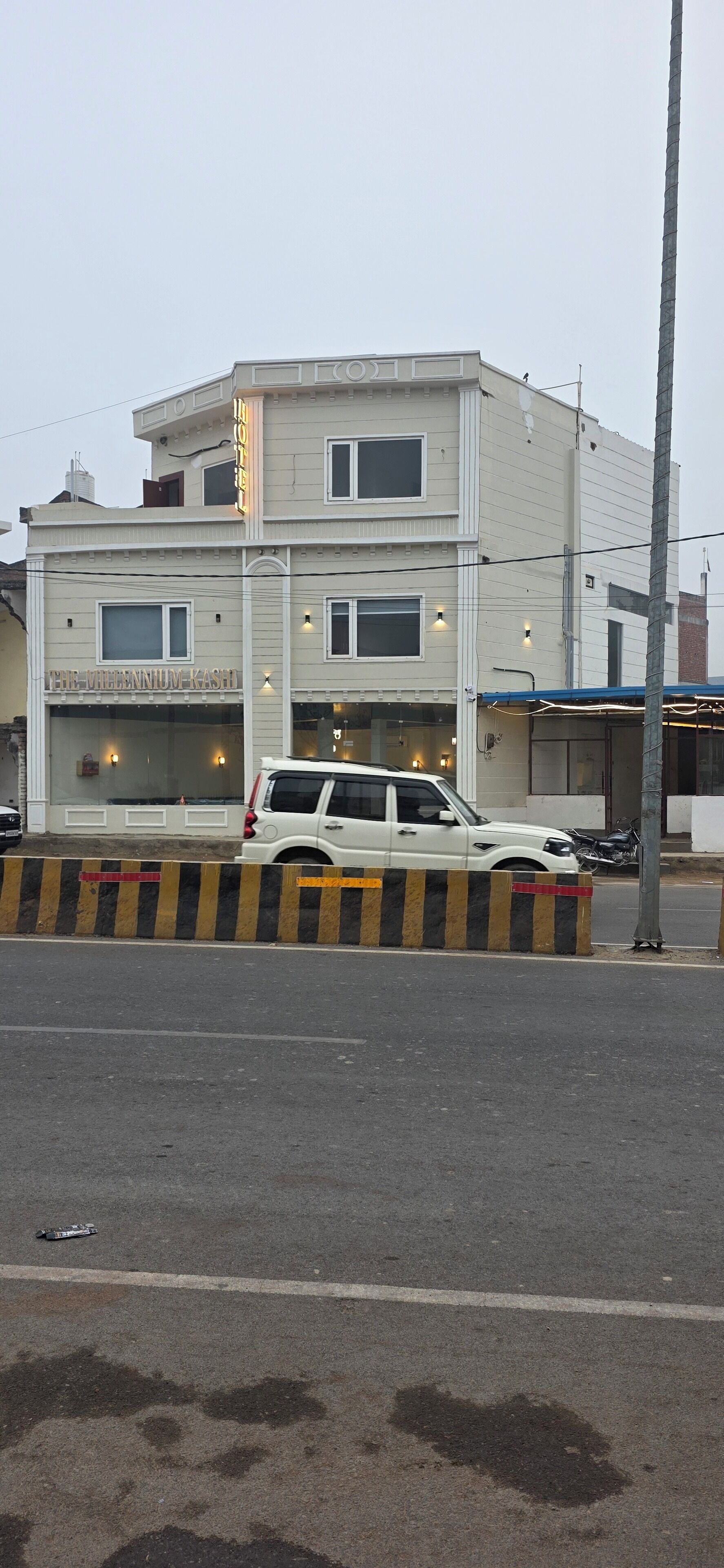 施設の正面