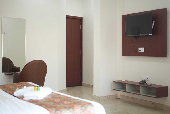 Standard Room - The Millennium Kashi Hotel (Varanasi)