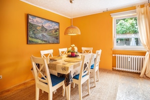 Dining - Apartment "Above the Rooftops in Cochem Old Town" with Shared Terrace & Wi-Fi (Cochem)