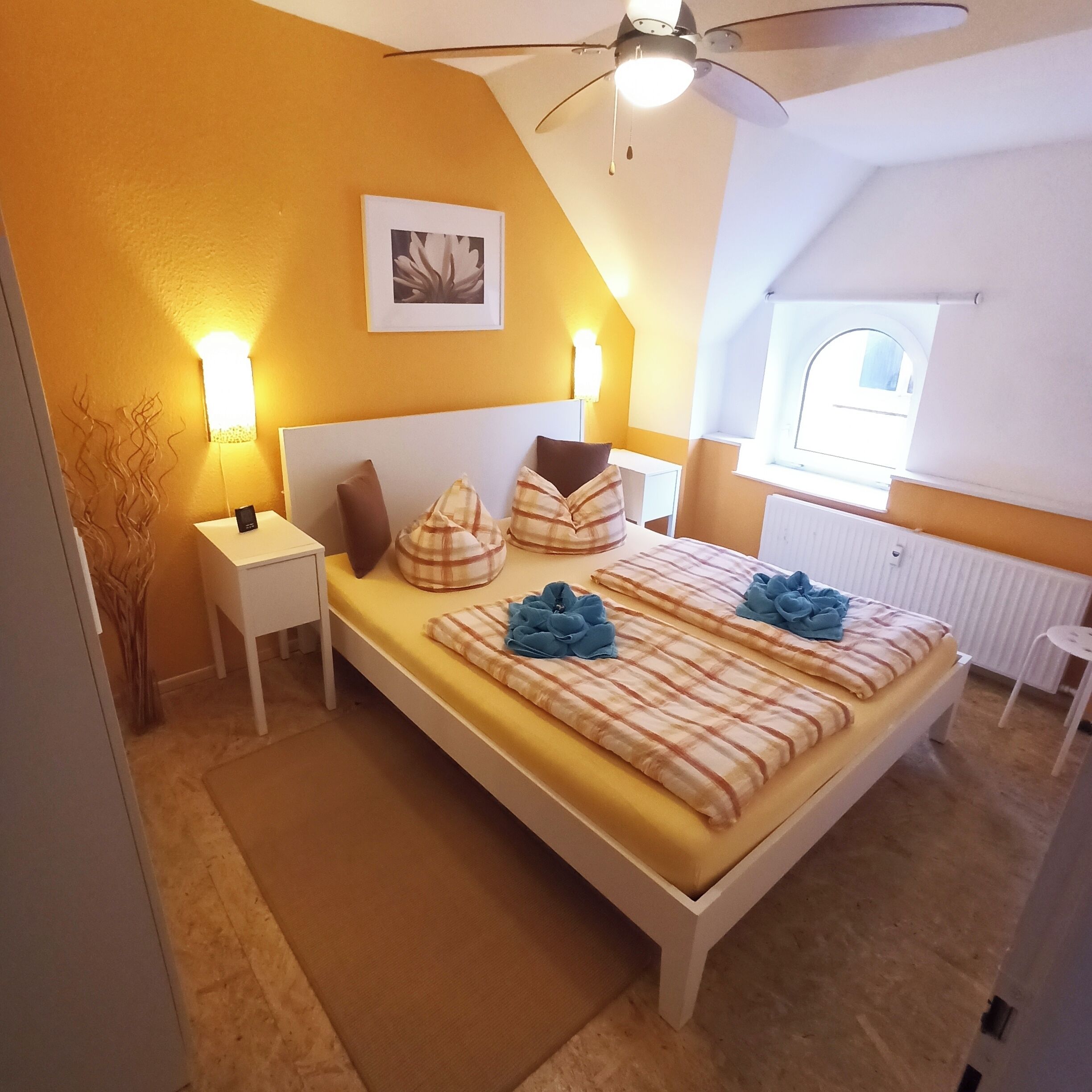 Iron/ironing board, WiFi, bed sheets