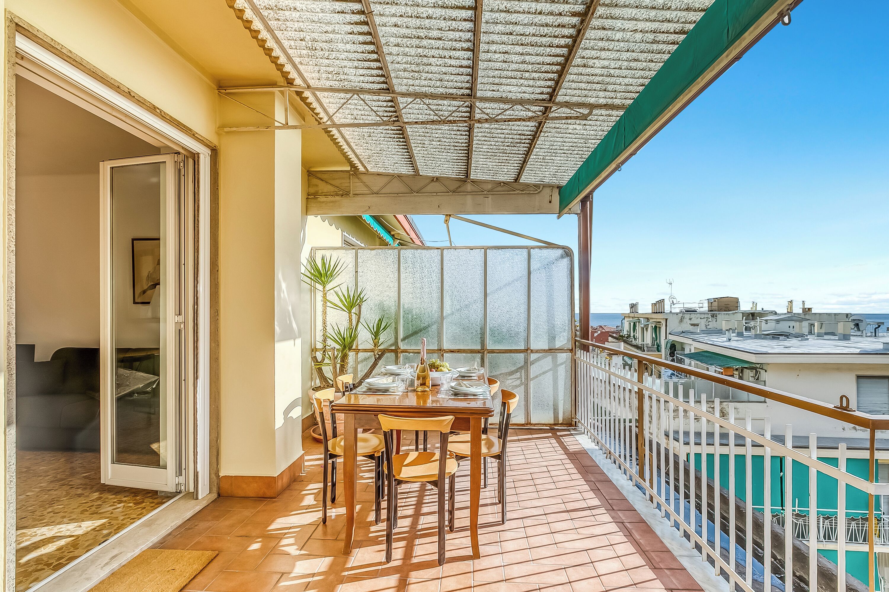Familjelägenhet - flera sovrum (Penthouse Vista Mare E Monti Centro) | Restaurang utomhus