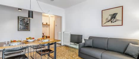 Family Apartment, Multiple Bedrooms (Penthouse Vista Mare E Monti Centro) | Living area