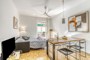 Familienapartment, Mehrere Schlafzimmer (Penthouse Vista Mare E Monti Centro) | Speisen