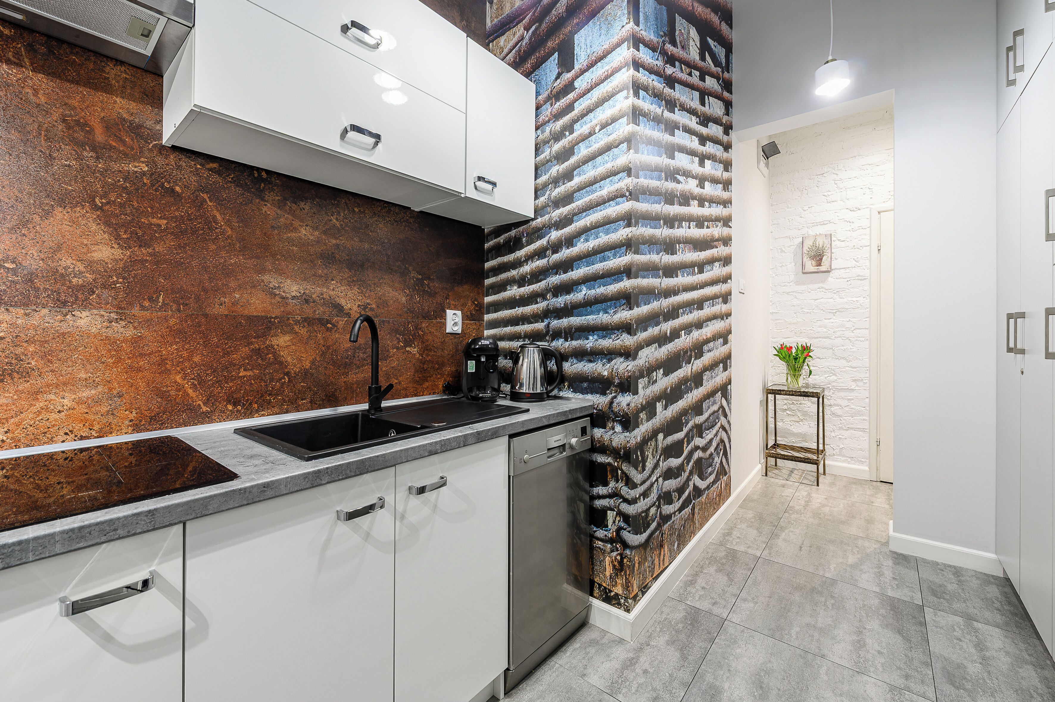 Apartamento conforto, vista para o pátio | Cozinha privada | Cafeteira/chaleira, chaleira elétrica