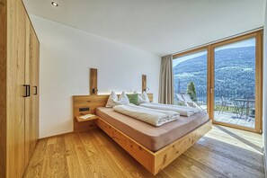 2 bedrooms, WiFi, bed sheets, wheelchair access - Apartment in a fantastic location surrounded by greenery on our organic apple farm (Partschins)