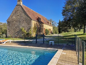 Outdoor pool - GRANVAL magnificent large gîte with swimming pool near SARLAT in DORDOGNE (Jayac)