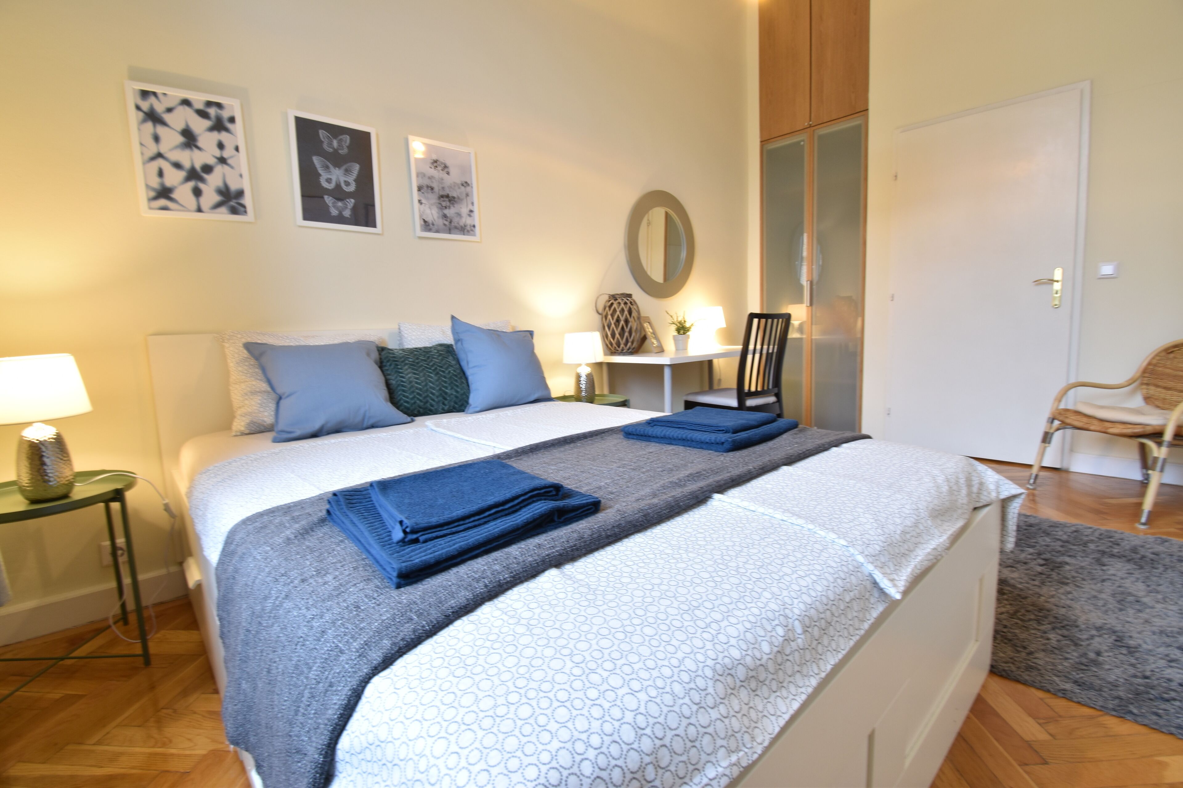 مكواة/لوح كي وواي فاي وملاءات أسرّة