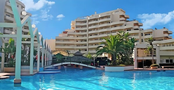 Pool - Vacation Home 'Relax Beach' with Shared Pool, Wi-Fi, and Air Conditioning (Benalmádena)