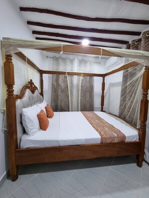 2 bedrooms, iron/ironing board, Internet