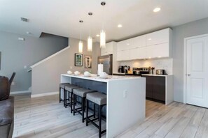 Room - Le Reve 4 Bedroom Vacation Home 4404 (Kissimmee)