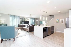 Room - Le Reve 4 Bedroom Vacation Home 4404 (Kissimmee)