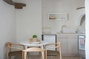 烤箱、炉灶、茶具/咖啡用具、烤面包机