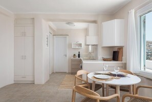 Dining - Azure 3, Morfes Luxury Apartments (Tinos)