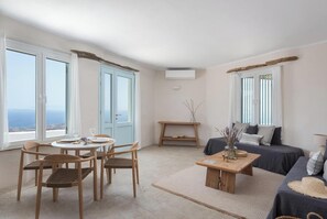 Dining - Azure 3, Morfes Luxury Apartments (Tinos)