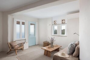 Smart TV - Blue 3, Morfes Luxury Apartments (Tinos)