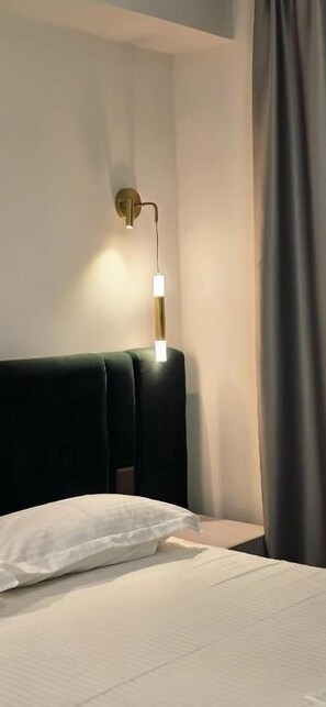 Minibar, desk, laptop workspace, blackout drapes - Naya Hotel (Almaty)