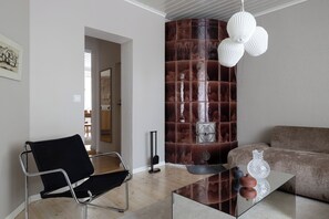 Fireplace - Stylish 1BR Apt. in Historic Area (Tampere)