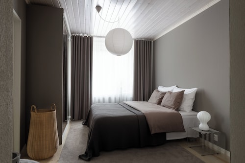 Stylish 1BR Apt. in Historic Area