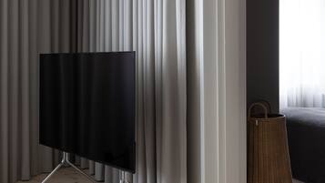 Superior-huoneisto, näköala pihalle | Oleskelualue