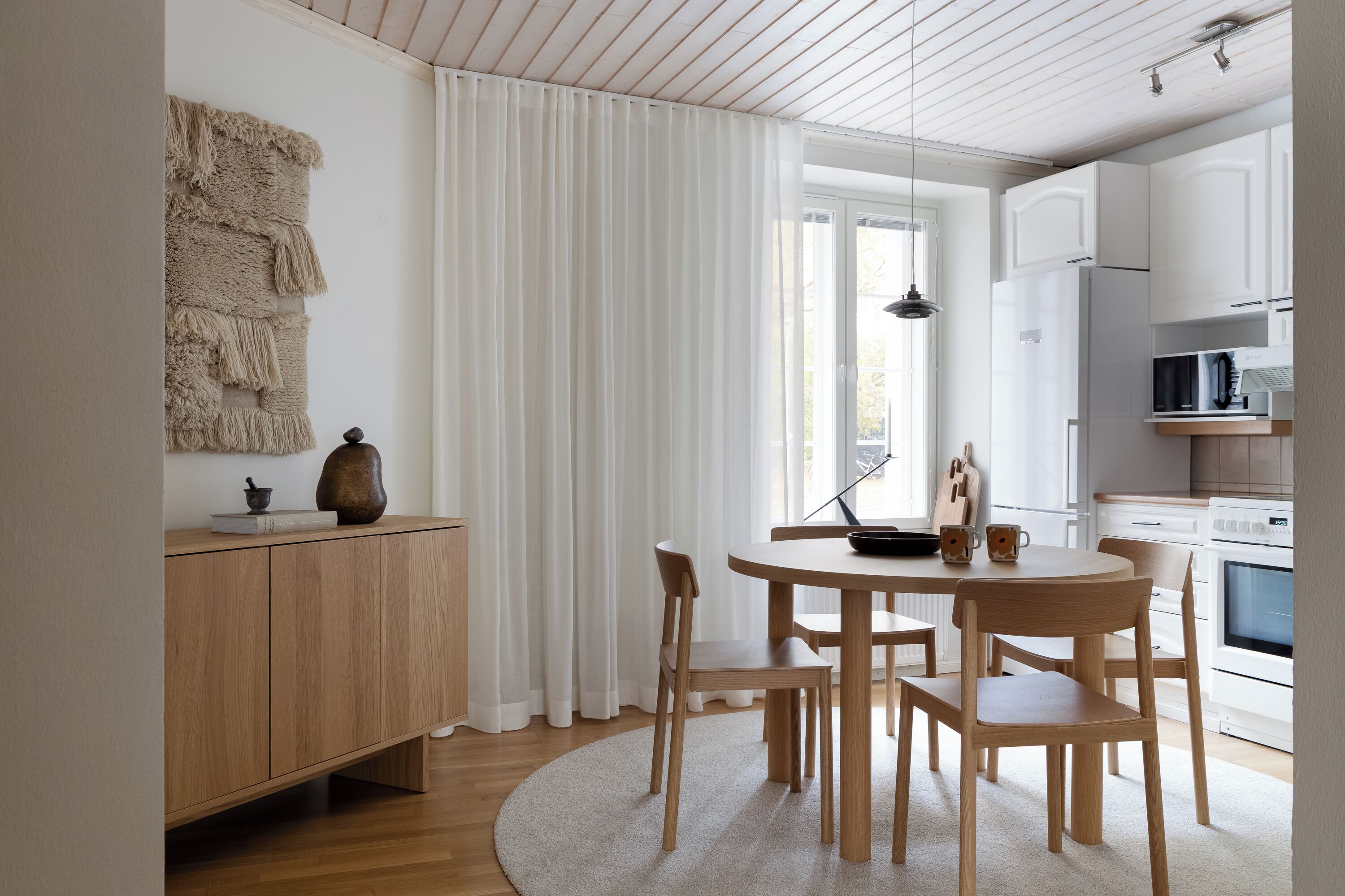 슈피리어 아파트, 마당 전망 | 다이닝룸