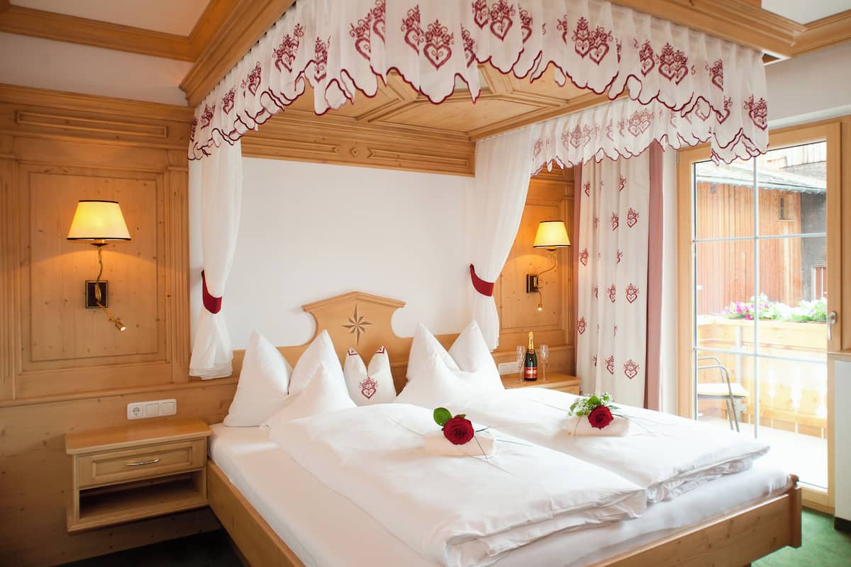 Appart'hôtel Deluxe, vue montagne | Coffres-forts dans les chambres, bureau, chambres insonorisées