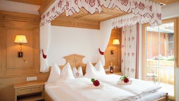 In-room safe, desk, soundproofing, free WiFi