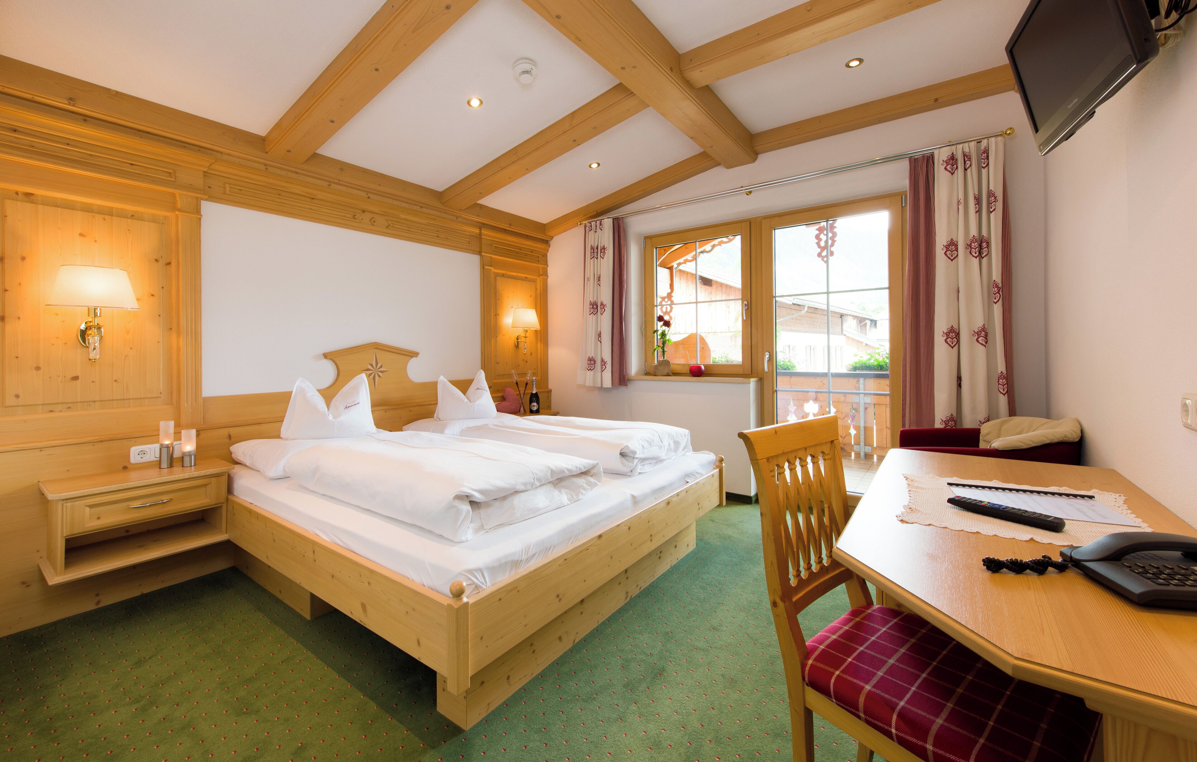 Superior Double Room | In-room safe, desk, soundproofing, travel crib