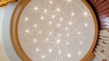 Appartement Luxe, vue montagne | Coffres-forts dans les chambres, bureau, chambres insonorisées