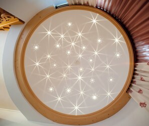 Appartement Luxe, vue montagne | Coffres-forts dans les chambres, bureau, chambres insonorisées