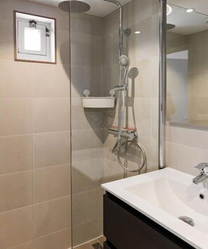Shower - Springtij, Sandepark 147 (Callantsoog)