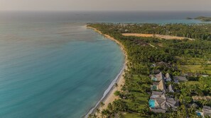 Vila, 6 quartos, para fumantes, piscina particular | Praia