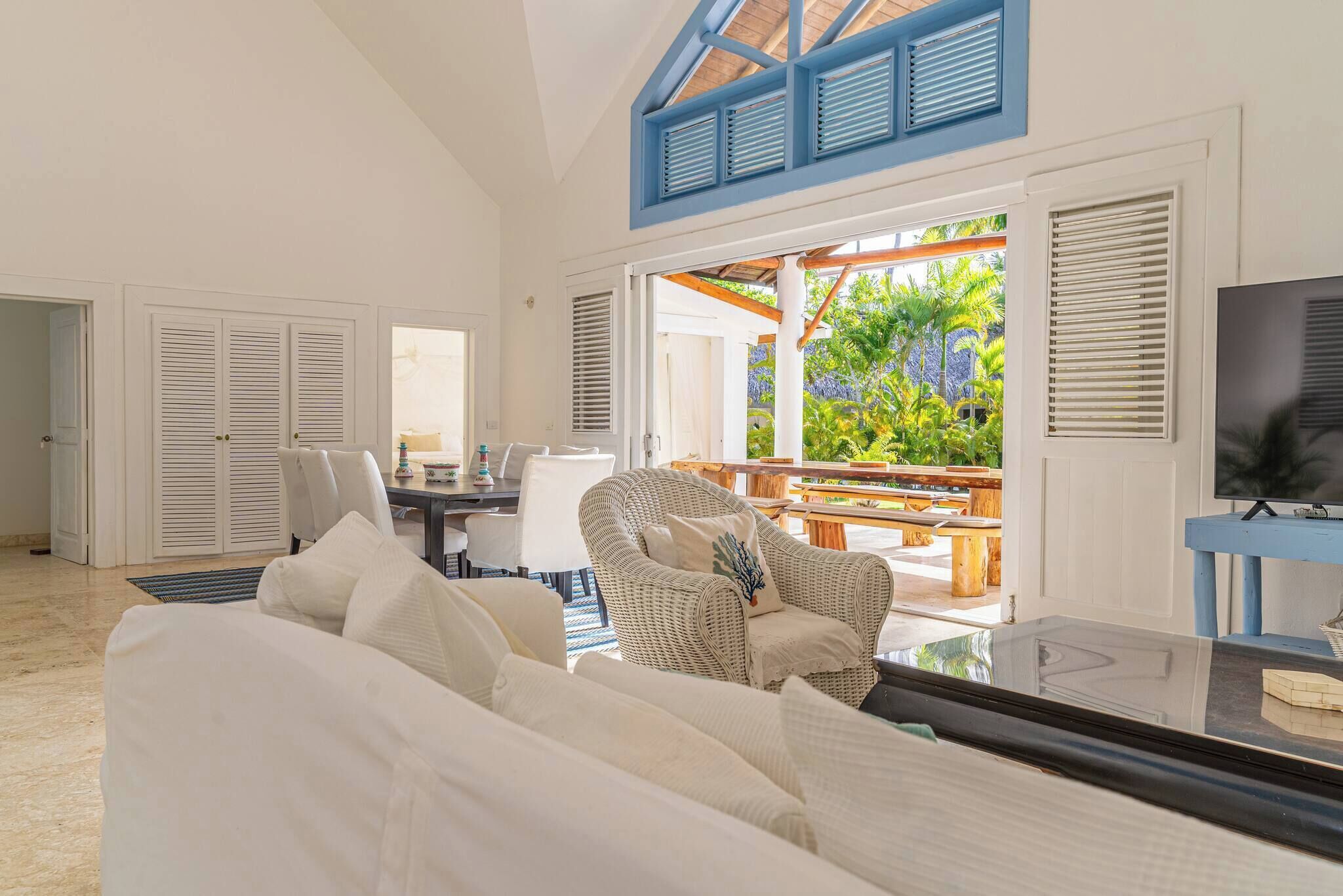 Vila, 6 quartos, para fumantes, piscina particular | Sala de estar