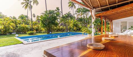 Villa, 6 chambres, fumeurs, piscine privée | Piscine | Piscine extérieure