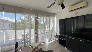 Villa, 5 Bedrooms, Smoking, Private Pool | Room amenity