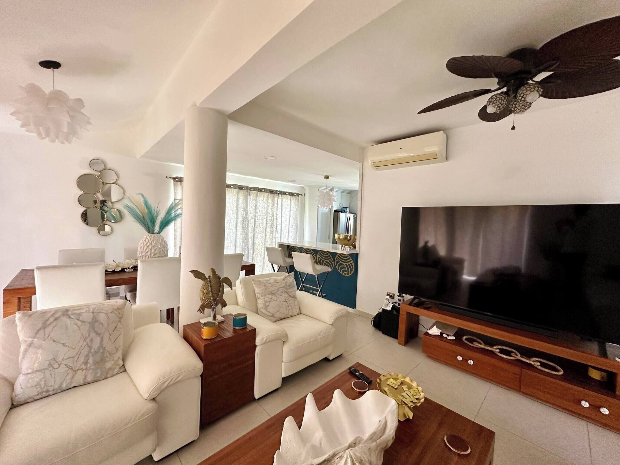 Villa, 5 Bedrooms, Smoking, Private Pool | Living room