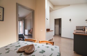 Iron/ironing board, WiFi, bed sheets - Apartment 'Casale San Giacomo - Campei' with Shared Pool, Wi-Fi and Air Conditioning (Gavardo)