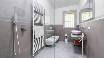 Shower, towels