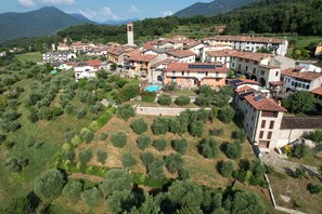 Exterior - Apartment 'Casale San Giacomo - Monte Baldo' with Shared Pool, Wi-Fi and Air Conditioning (Gavardo)