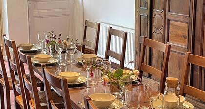 Family home with garden in a small town in the heart of the Champagne vineyards.