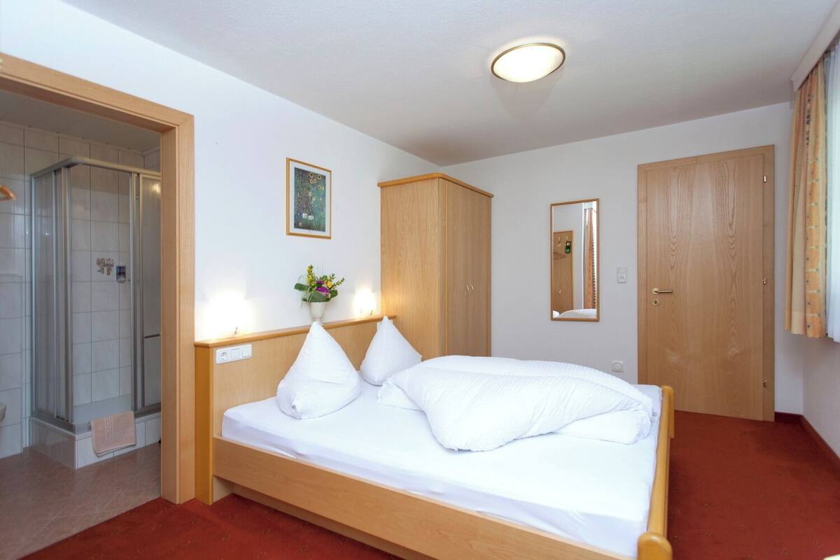 Double Room | Free WiFi