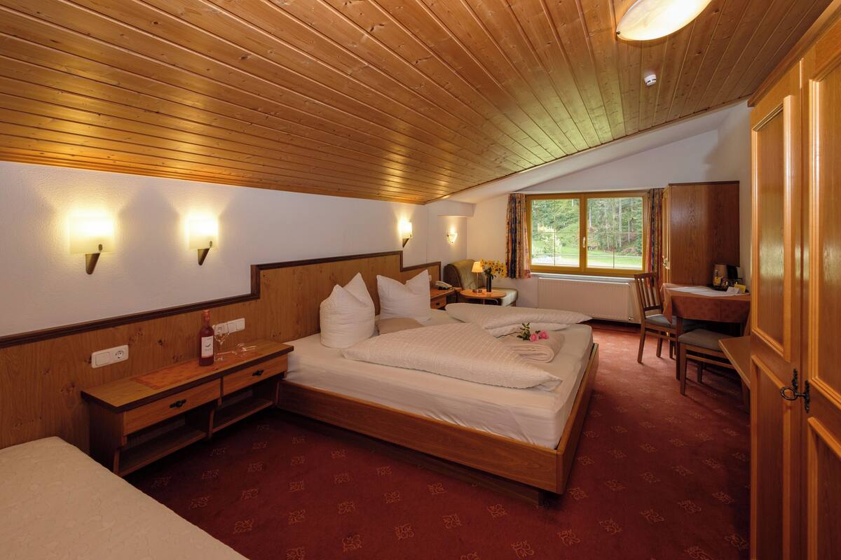 Family Room | Free WiFi