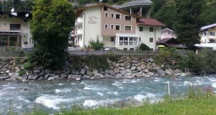 Hotel Garni DIAS