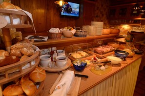 Daily buffet breakfast (EUR 16 per person)